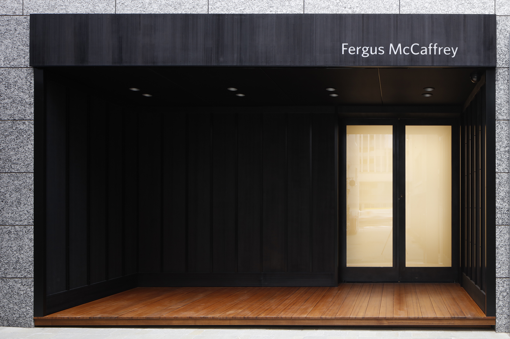 https://awt2025.artweektokyo.com/wp-content/uploads/2023/06/01-Fergus-McCaffrey.jpg