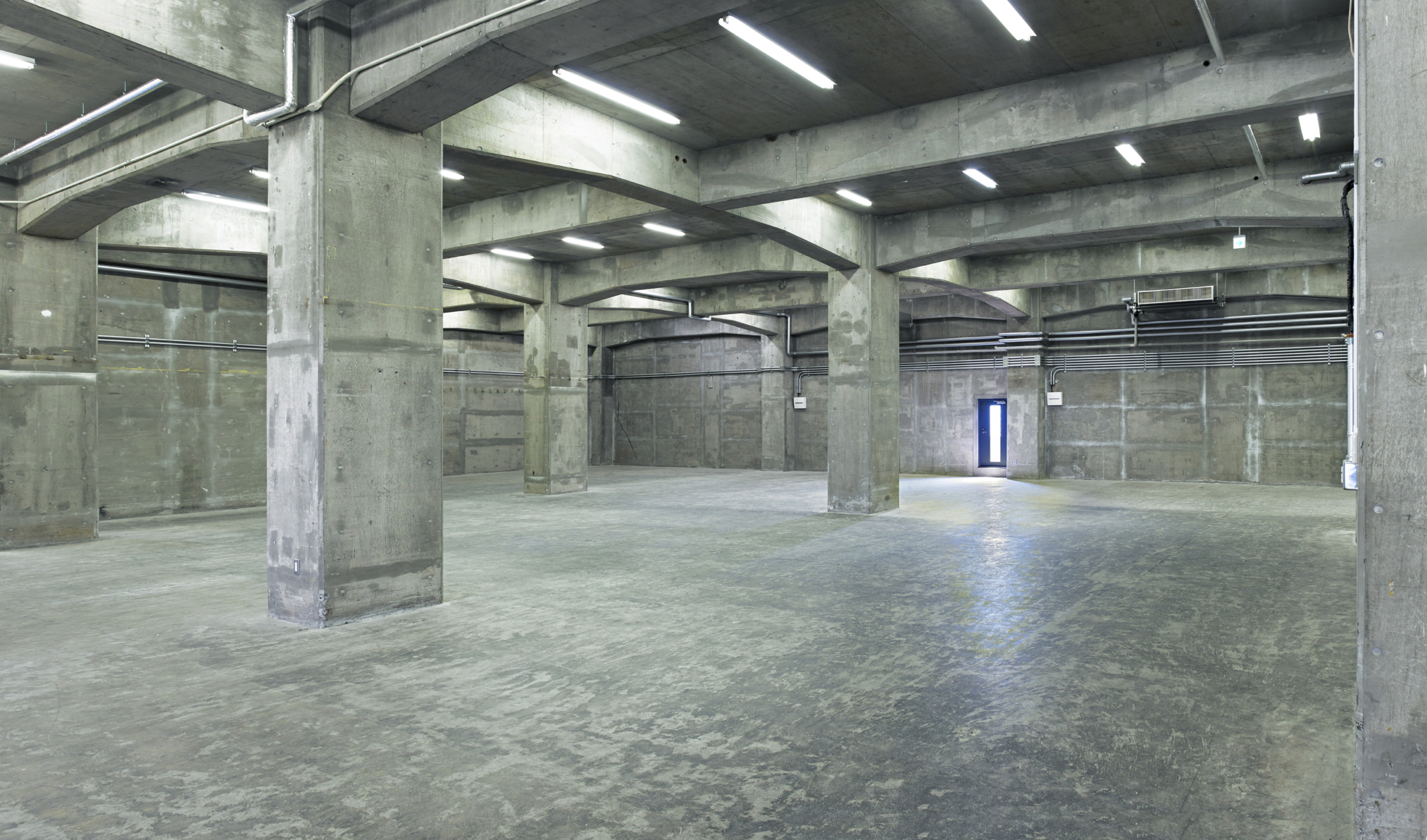 https://awt2025.artweektokyo.com/wp-content/uploads/2025/08/8e93246cced45f1026b5994c371a02f0-scaled.jpeg